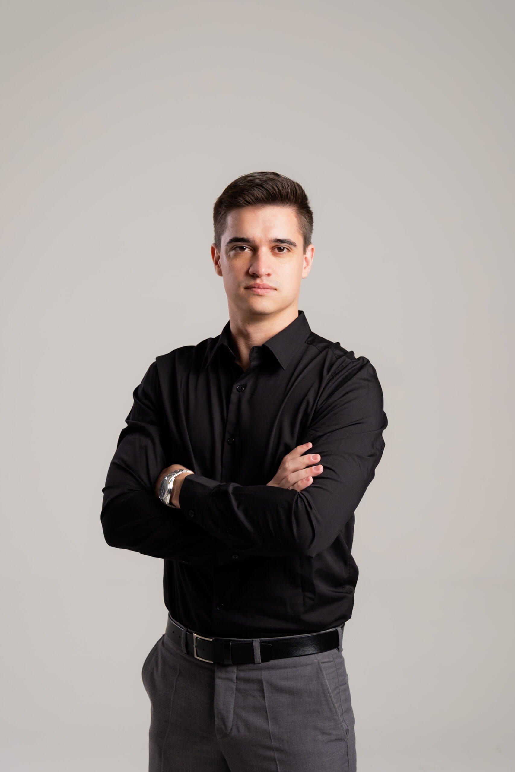 Leonardo Schultz é assessor parlamentar e empreendedor, nascido e criado em Joinville.