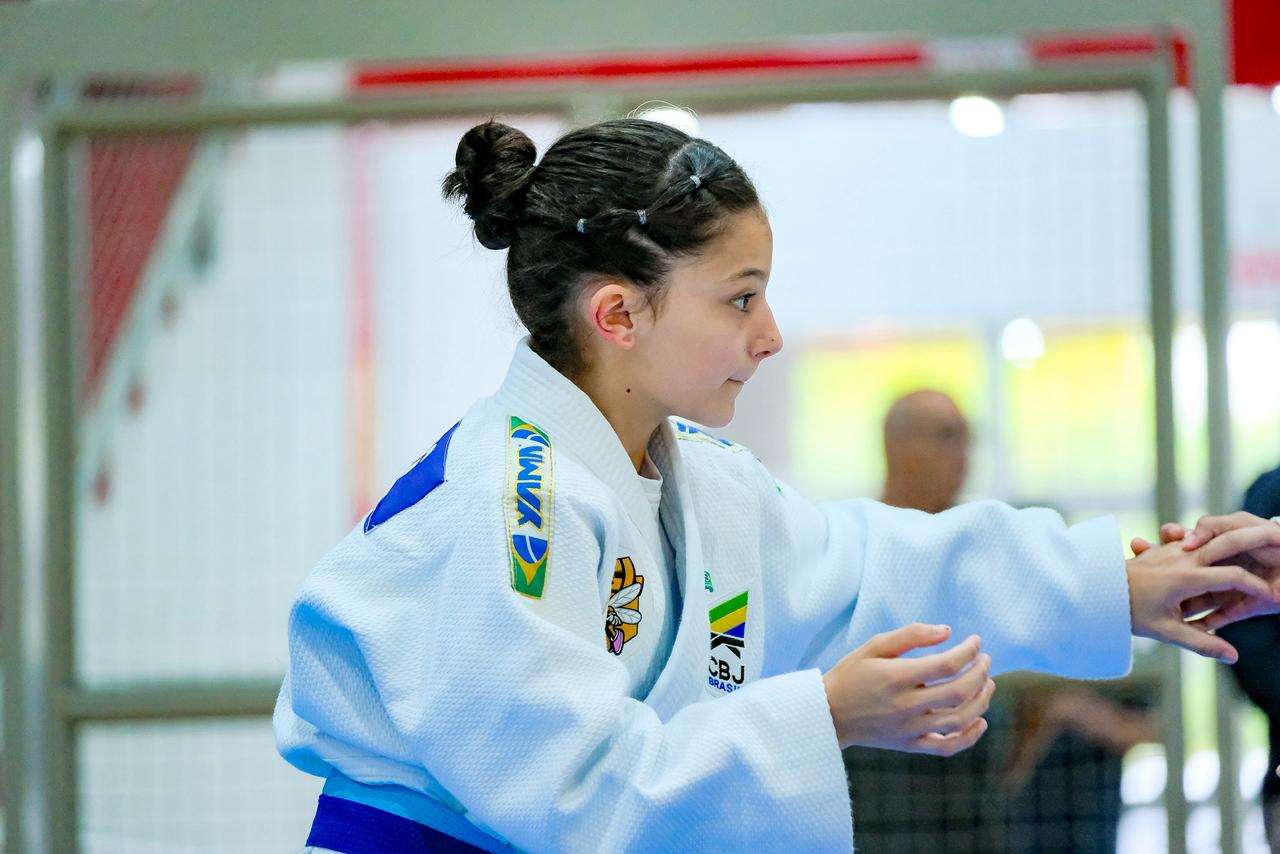 Atleta de 12 anos conquistou etapas do JEVILLE, JESC e Regional e agora disputará a competição nacional em Brasília