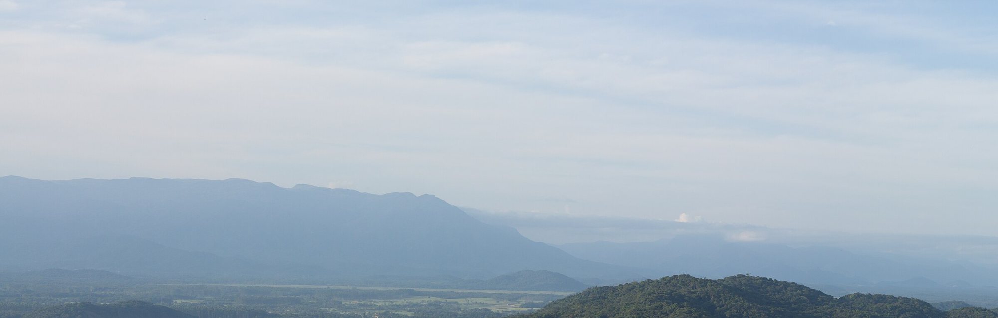 Morros e área urbana de Joinville