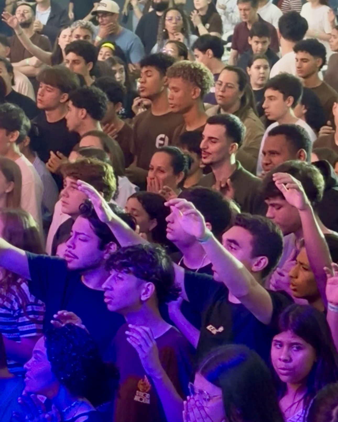 Público reunido durante a Conferência AWAKEN 2026 em Joinville