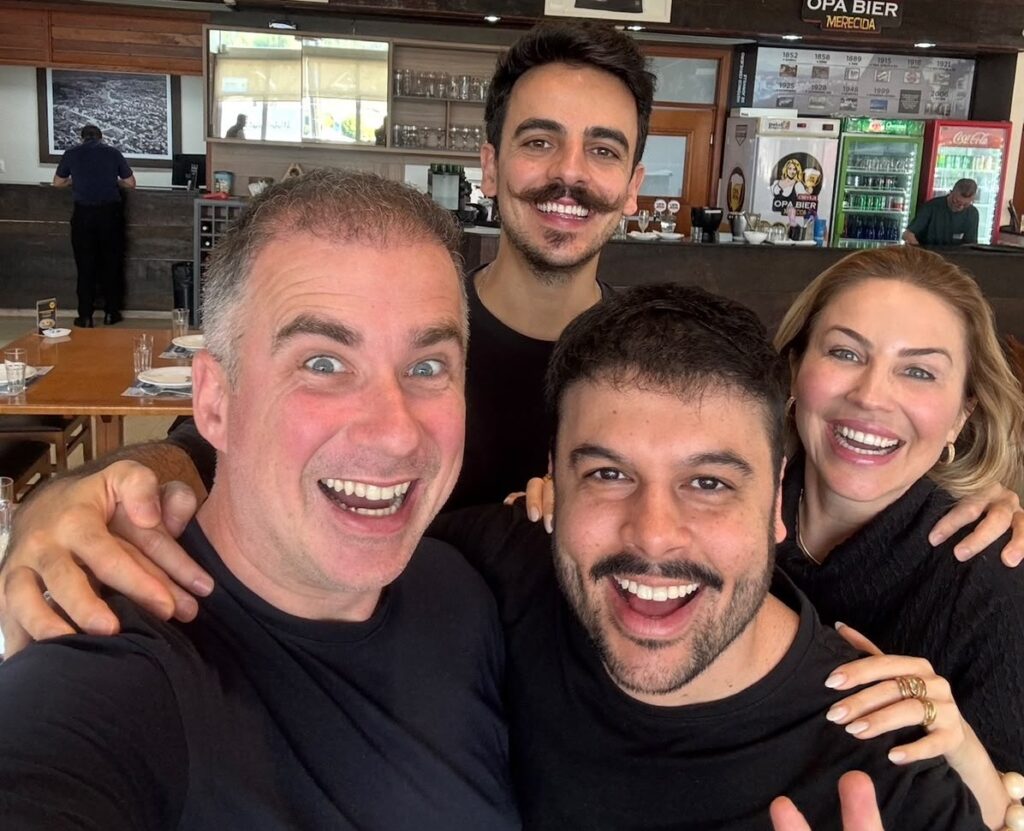 Vini Rosenback, Mustache, Thigas e Mari Pfleger, nomes do Joinville em Dobro e do Brasil em Dobro.