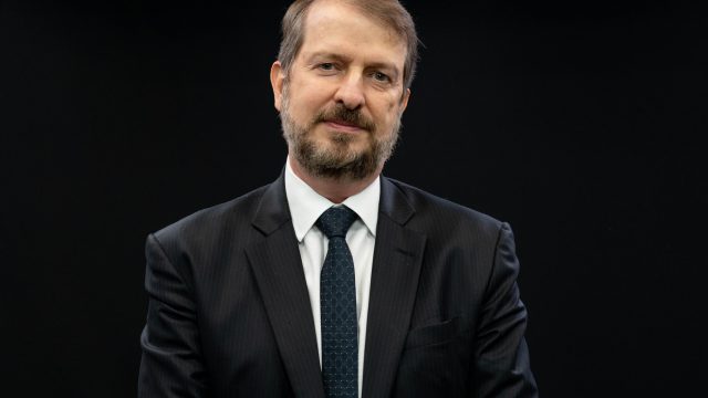 Rafael Lucchesi
Diretor de Educação e Tecnologia da CNI, diretor-geral do SENAI e diretor-superintendente do SESI *** Local Caption *** Rafael Lucchesi
Diretor de Educação e Tecnologia da CNI, diretor-geral do SENAI e diretor-superintendente do SESI
