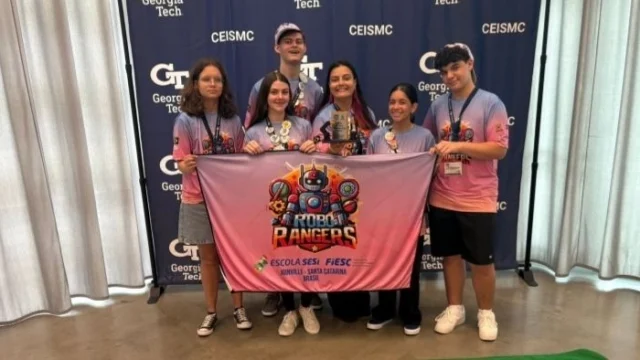 Jovens de Joinville colocam o Brasil no pódio mundial da robótica
