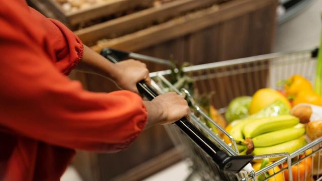 Procon de Joinville publica pesquisa de preços da cesta básica e de itens para churrasco de outubro