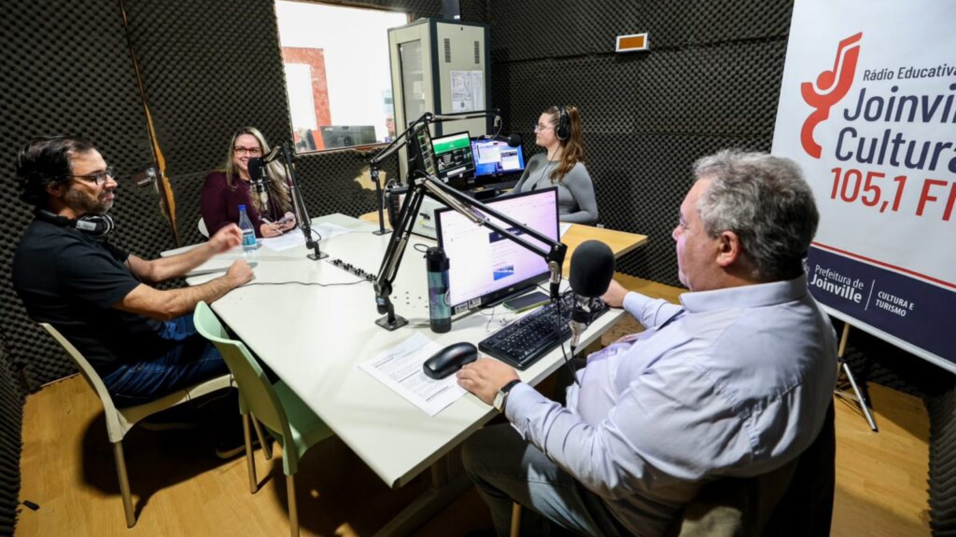 Rádio Joinville Cultural completa 14 anos com acervo ampliado e mais espaço para a produção regional